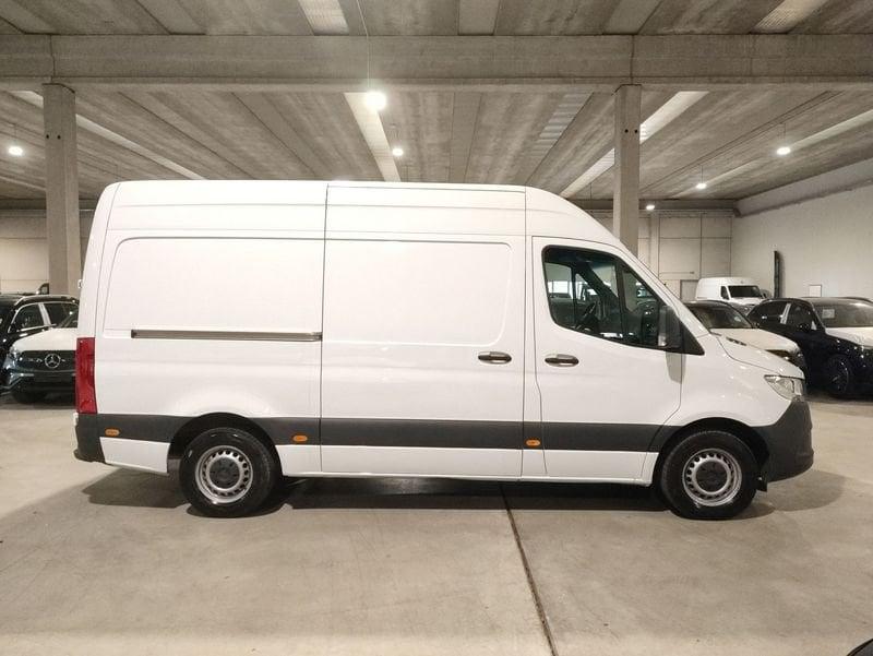 Mercedes-Benz Sprinter 311 2.0 cdi F 37/33 rwd H2