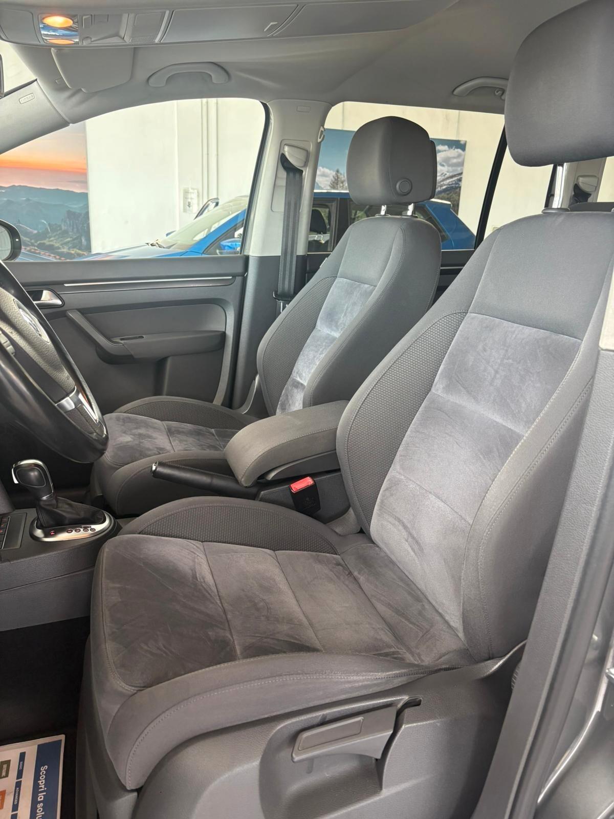 Volkswagen Touran Business 1.4 DSG Highline EcoFuel