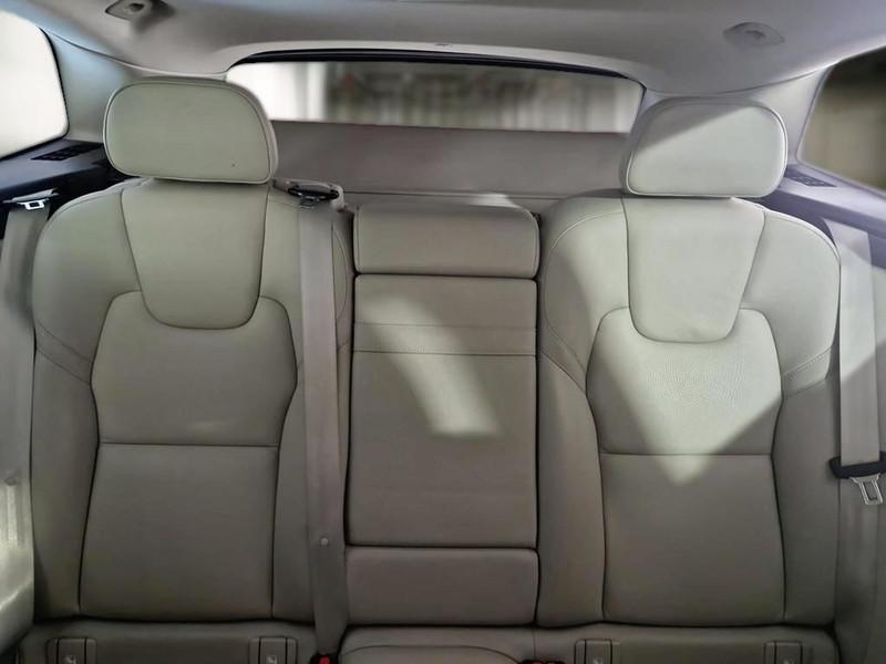 VOLVO XC60 B4 D automatico Momentum Pro