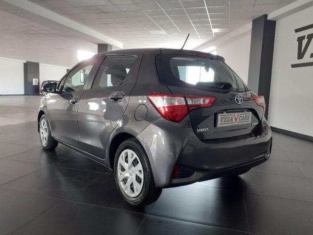 TOYOTA Yaris 1.5 Hybrid 5 porte Business