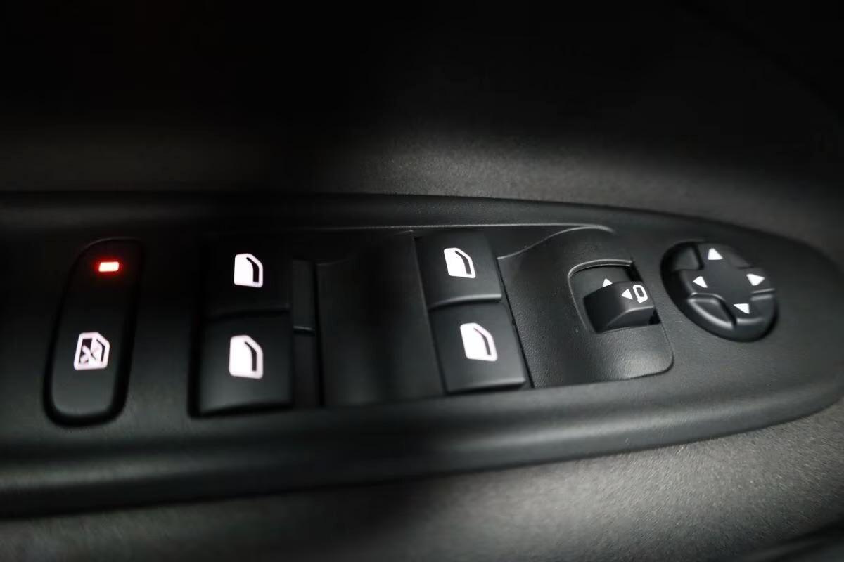 Alfa Romeo Junior 1.2 145 CV Hybrid eDCT6 Speciale