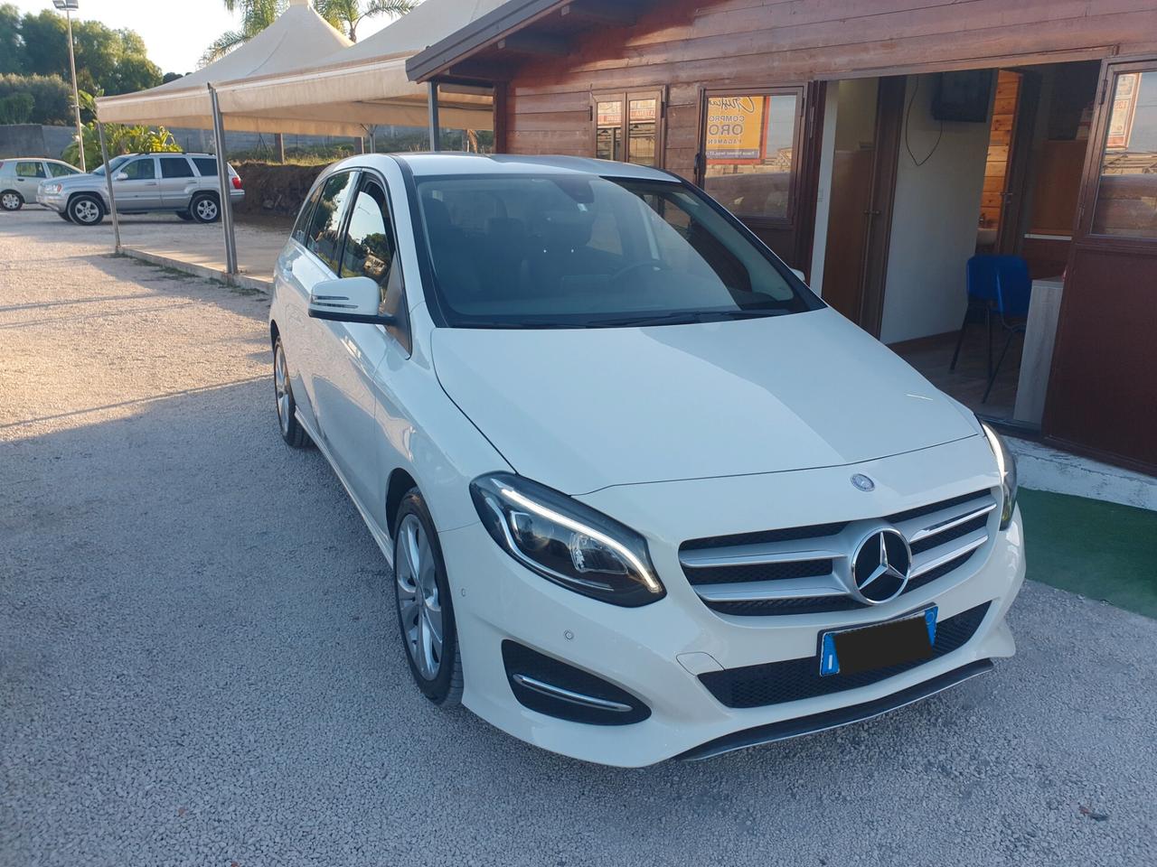 Mercedes-benz B 180 B 180 d Automatic Premium