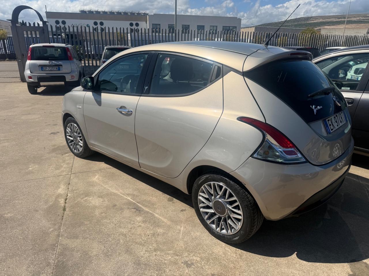 Lancia Ypsilon 1.3 MJT 75 CV Platinum