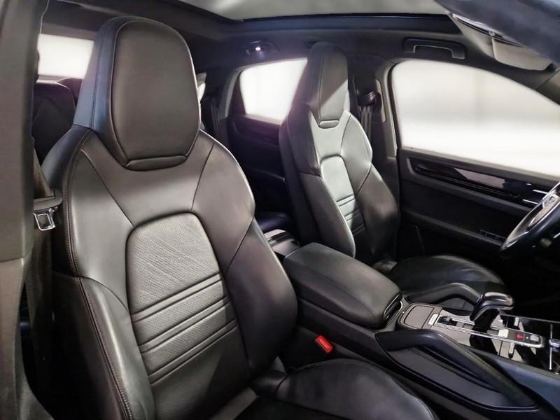 PORSCHE CAYENNE COUPE 3.0 V6 E-Hybrid Autom.