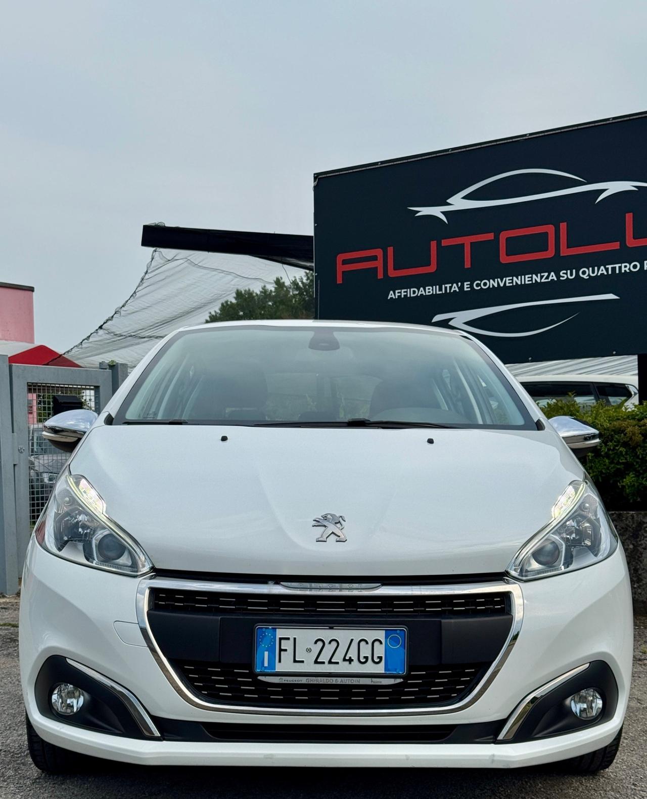 Peugeot 208 BlueHDi 75 5 porte black line 2017