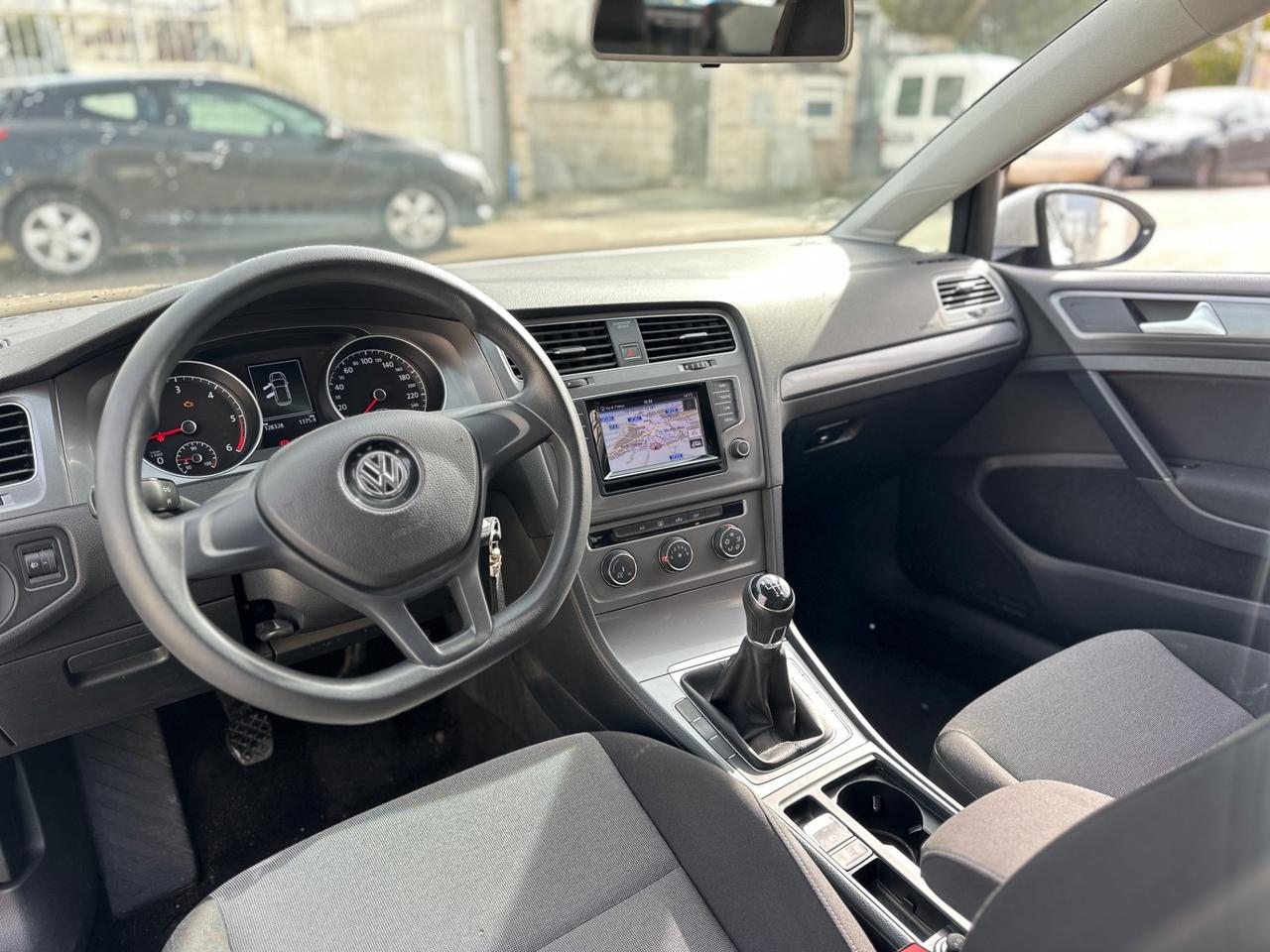Volkswagen Golf 1.6 TDI 110 CV -2016 NAVI/18"