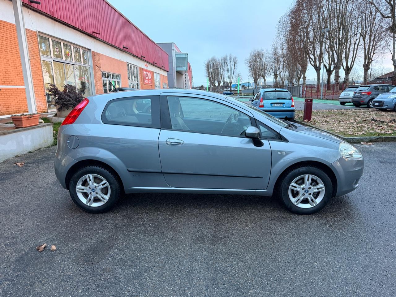 Fiat Grande Punto 1.4 Starjet 16V 3 porte Dynamic