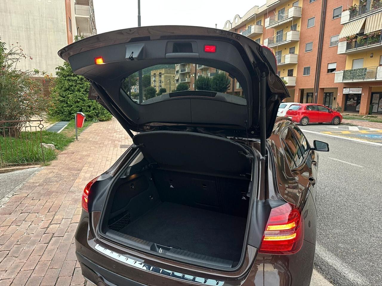 Mercedes-benz GLA 200 d Automatic Premium