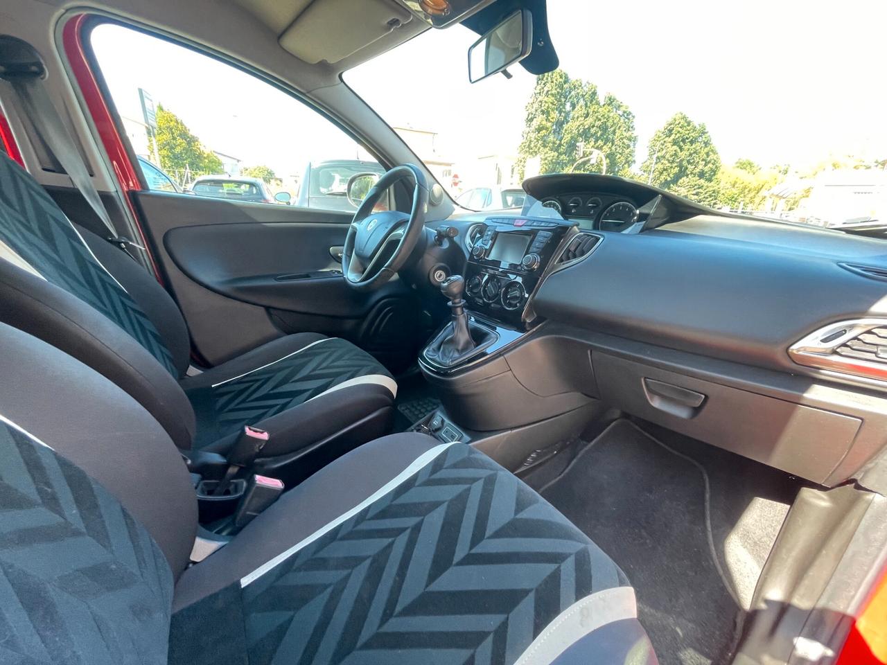 Lancia Ypsilon 1.2 69 CV 5 porte GPL Ecochic Silver X NEOPATENTATI