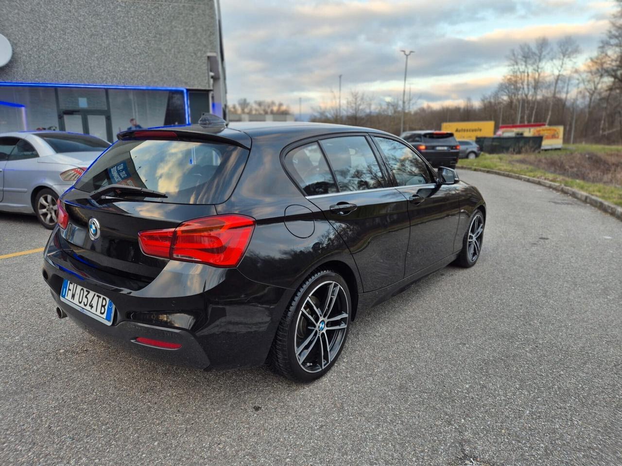 Bmw 118 118d 5p. Msport