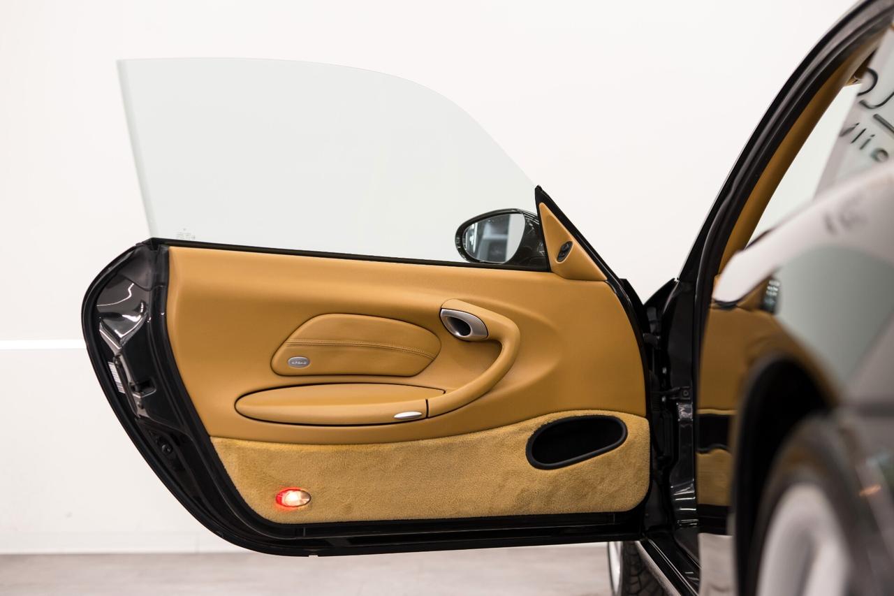 Porsche 911 Carrera 2 Coupé