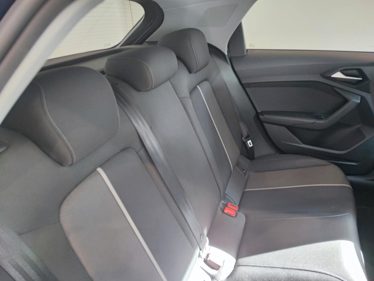 Audi A1 citycarver 30 TFSI Identity Contrast