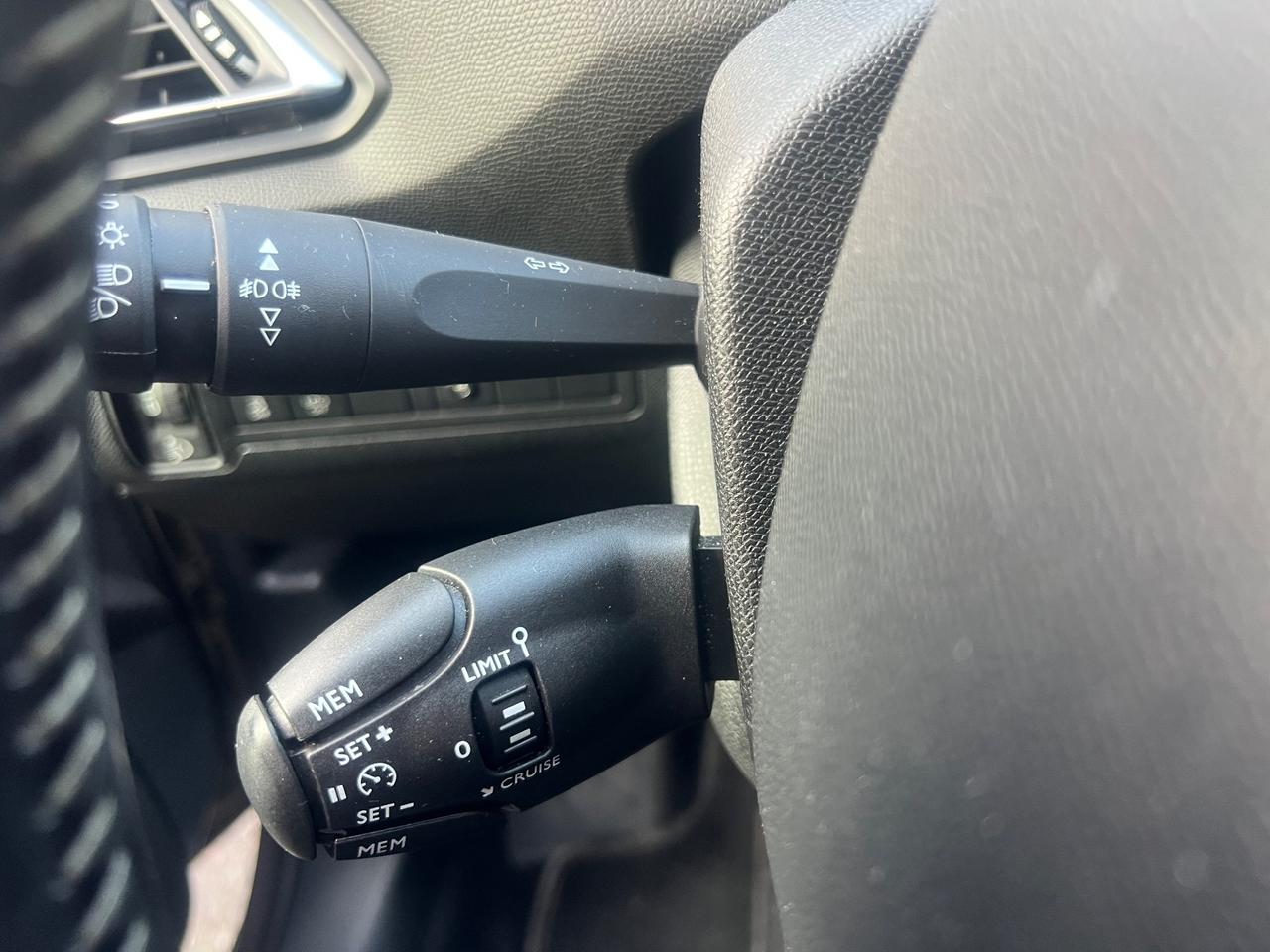 Peugeot 308 BlueHDi 150 S&S Business