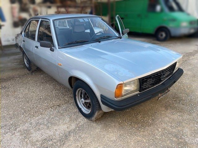 Opel Ascona 1.3 benz. CON G.TRAINO