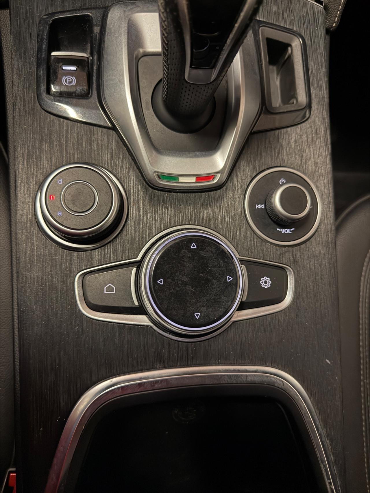 Alfa Romeo Stelvio 2.2 Turbodiesel 190 CV AT8 RWD Business
