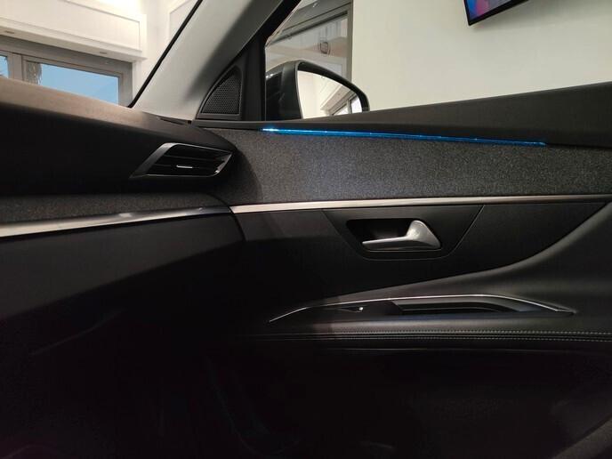 Peugeot 3008 BlueHDi 130 S&S EAT8 Allure