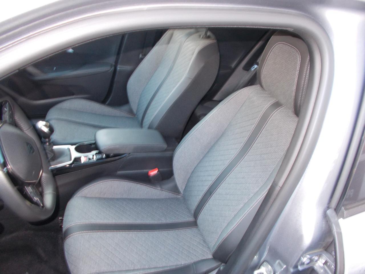 Peugeot 2008 PureTech 100 S&S Allure