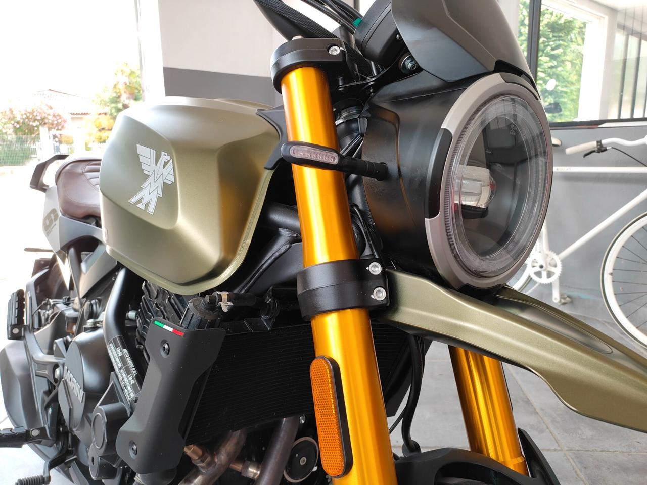 MOTO MORINI SEIEMEZZO SCR