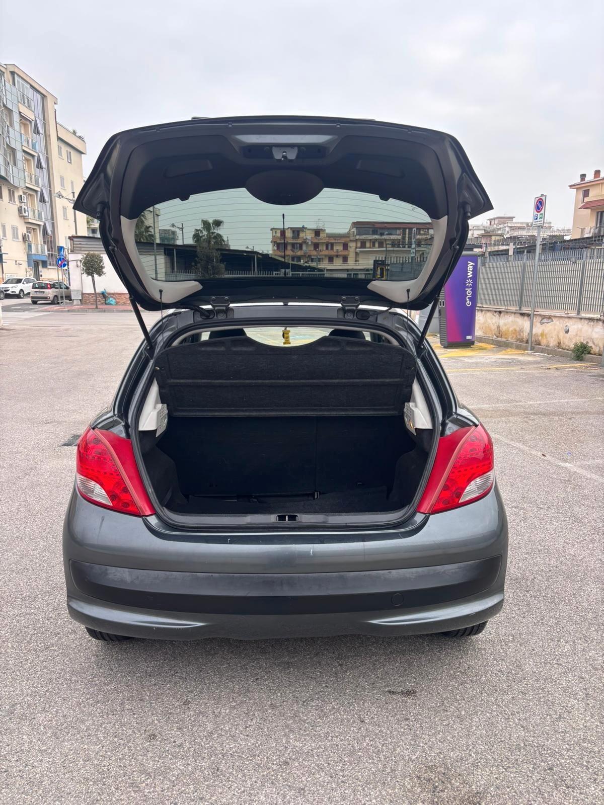 Peugeot 207 1.4 HDi 70CV 5p. Allure