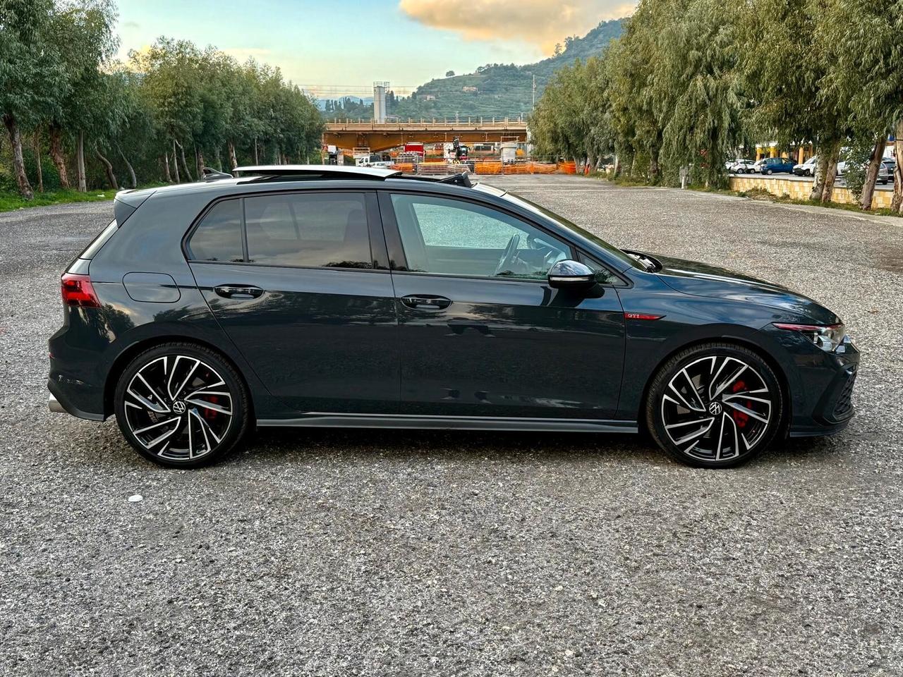 Volkswagen Golf GTI 2.0 TSI DSG