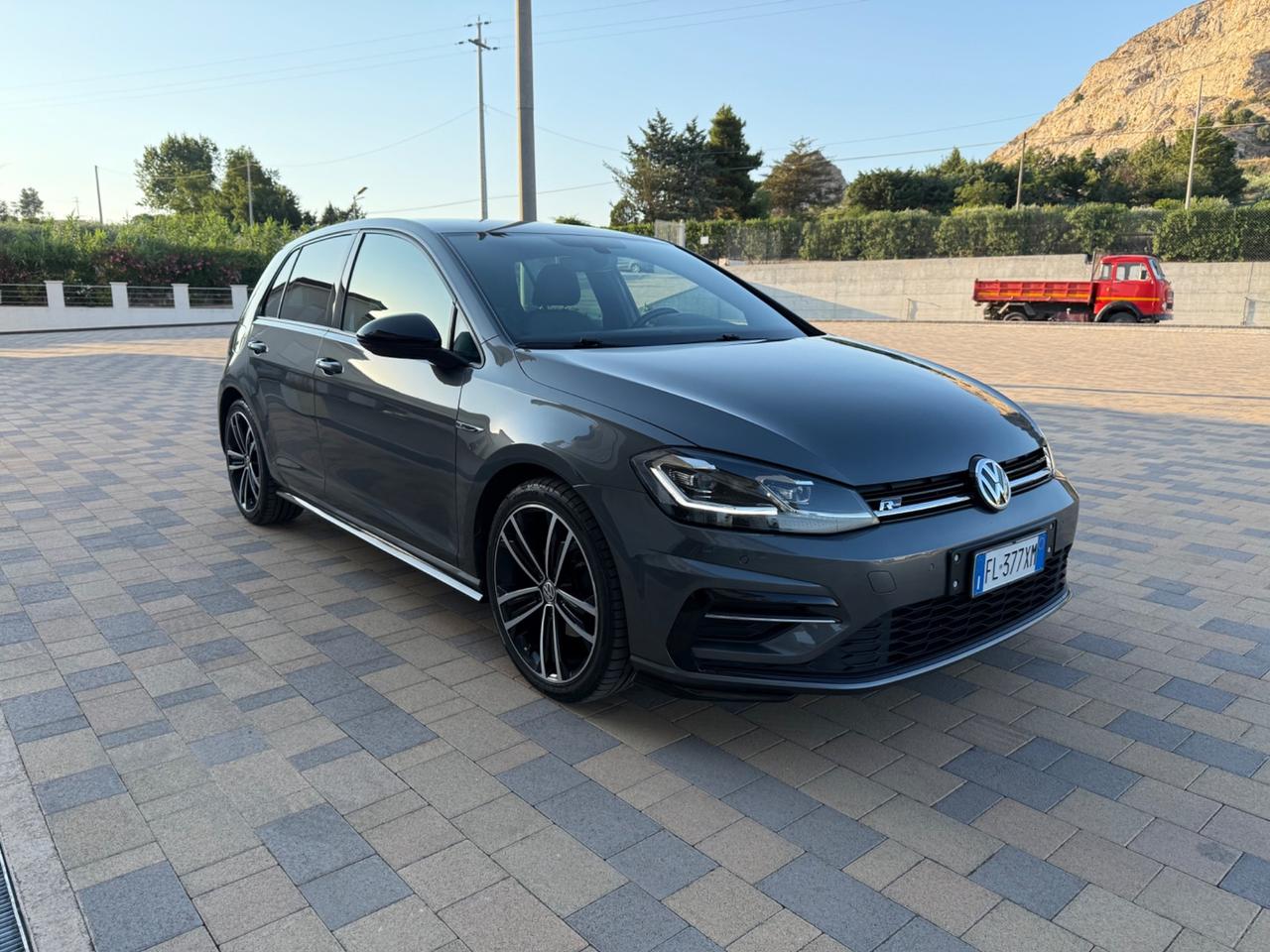 Volkswagen Golf R-LINE 1.6 TDI 115 CV 5p.