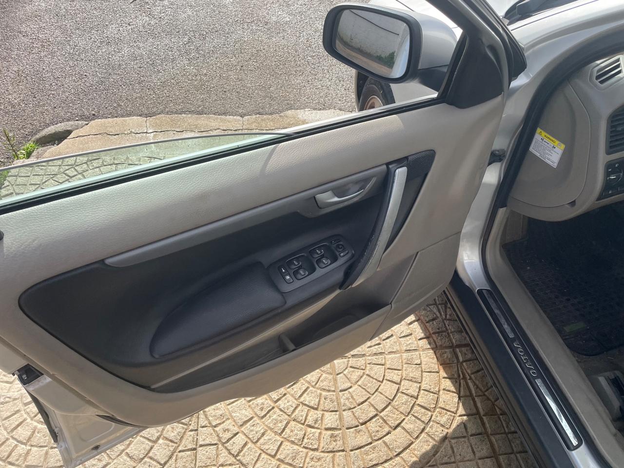 Volvo V70/XC70 V70 2.4 D 20V (130CV) cat Summum