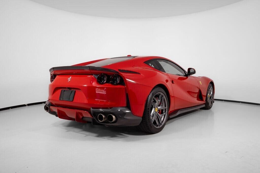 Ferrari 812 Superfast NOLEGGIO LUNGO TERMINE - LEASING FULL INCLUSIVE