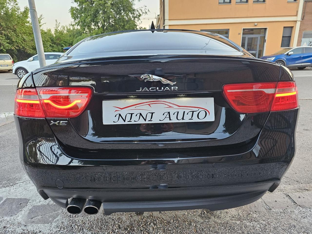 Jaguar XE 2.0 D Turbo 180cv 4WD*R-Sport*Pelle*Navi*19**