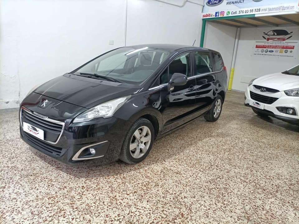 Peugeot 5008 2.0 HDi 150CV Allure