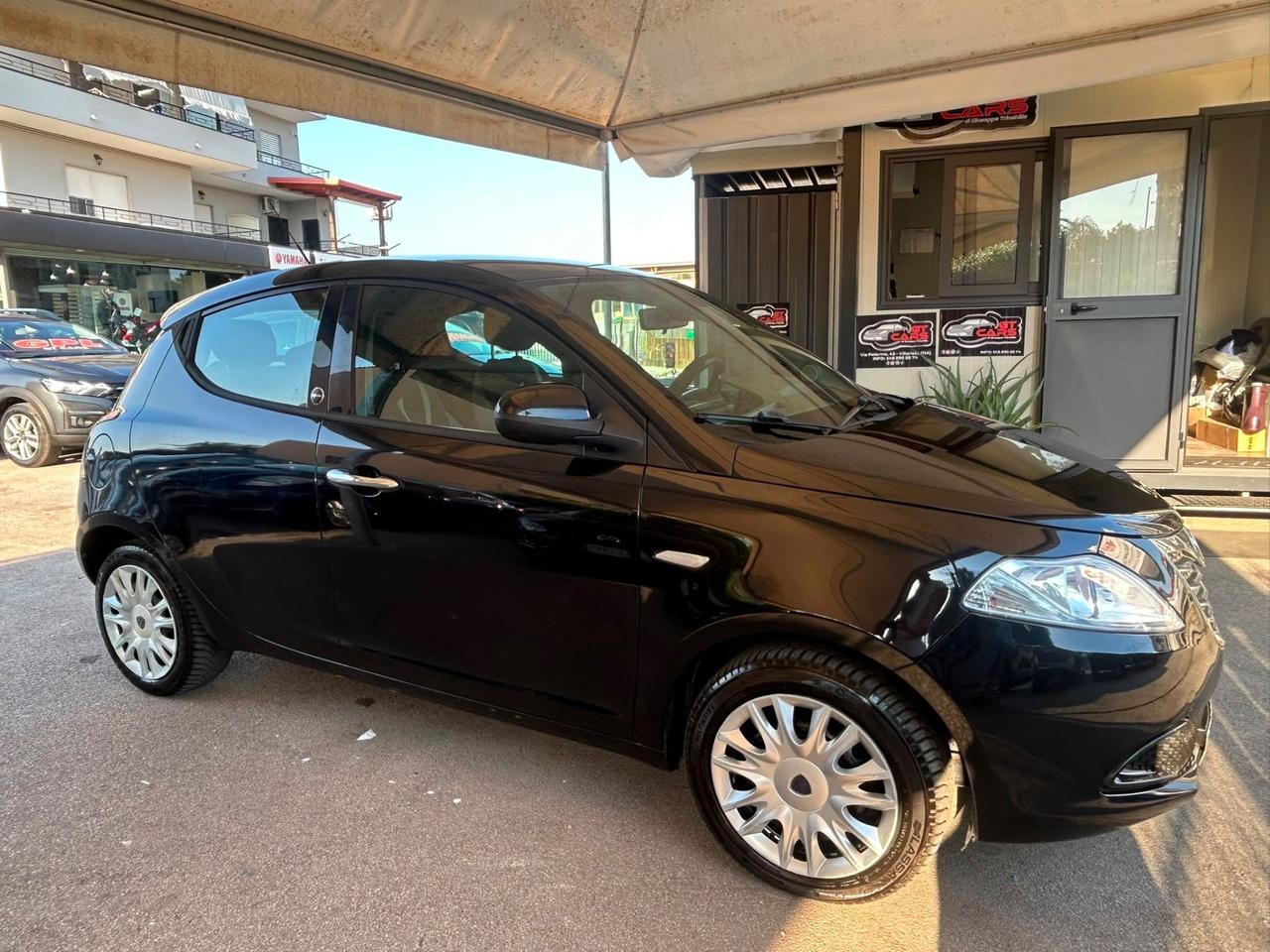 Lancia Ypsilon 1.2 69 CV 5 porte GPL Ecochic Silver