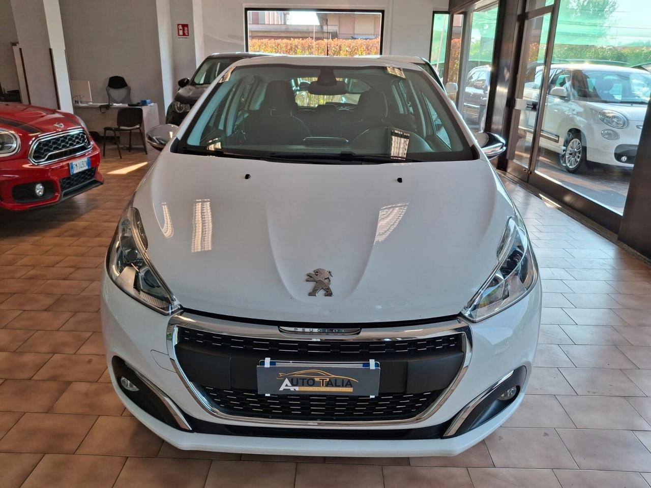 Peugeot 208 *5p 1.2 *NEOPATENTATI*TAGLIANDI CERTIFICATI