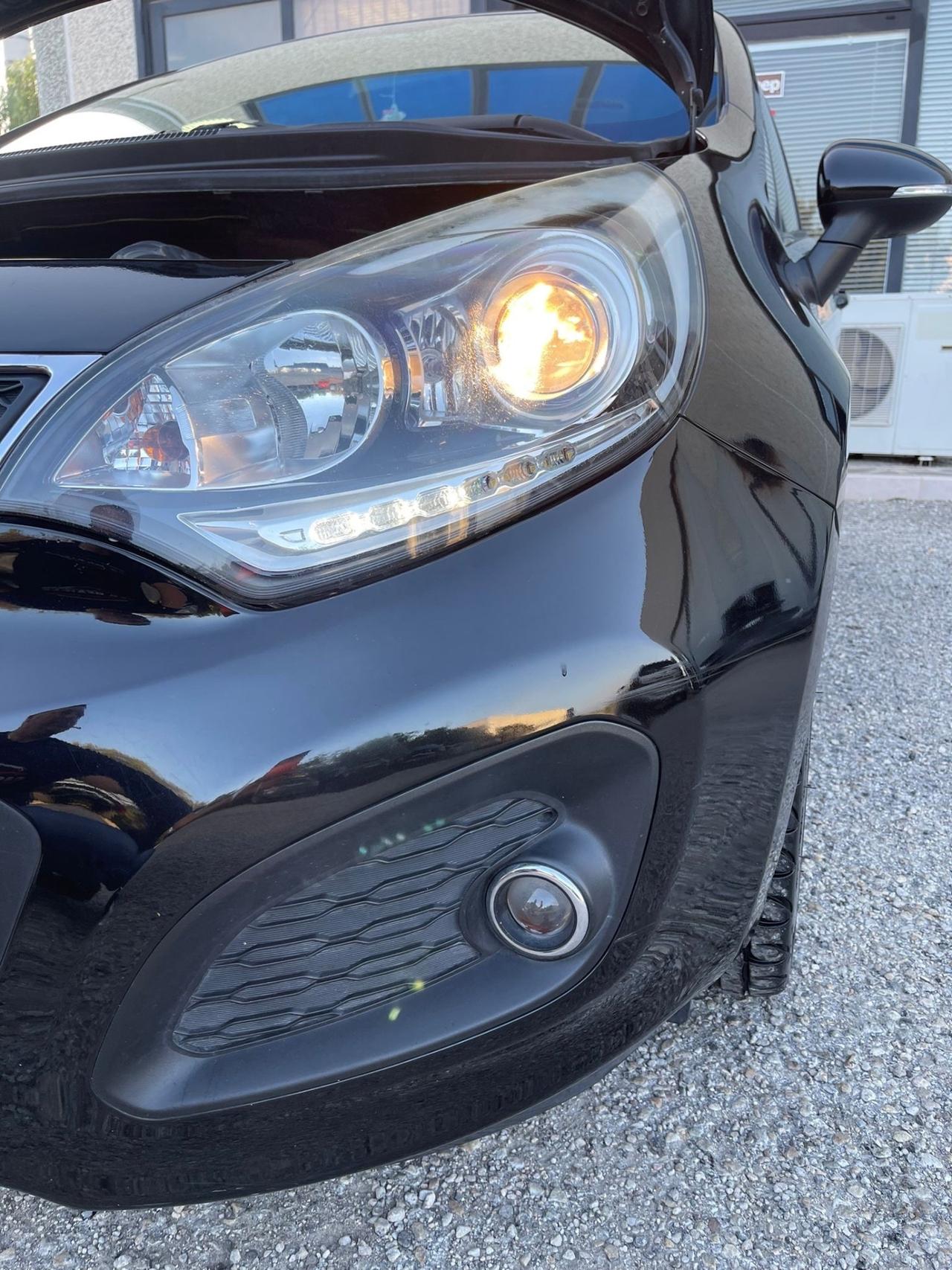 Kia Rio 1.4 CRDi - NEOPATENTATI-UNICO PROPRIETARIO