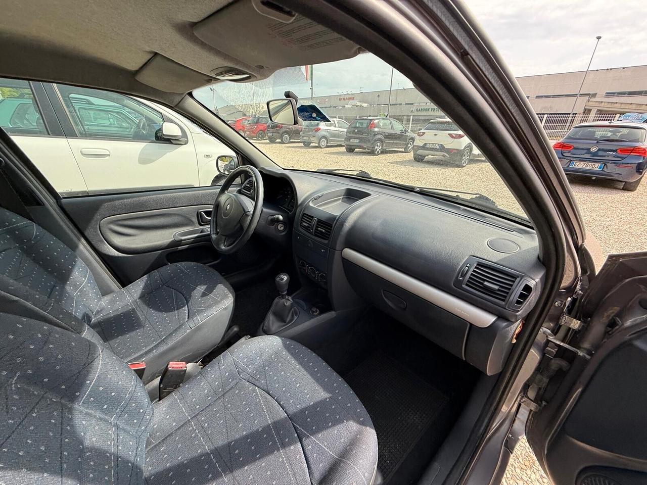 Renault Clio 1.6 16V cat 5 porte Initiale
