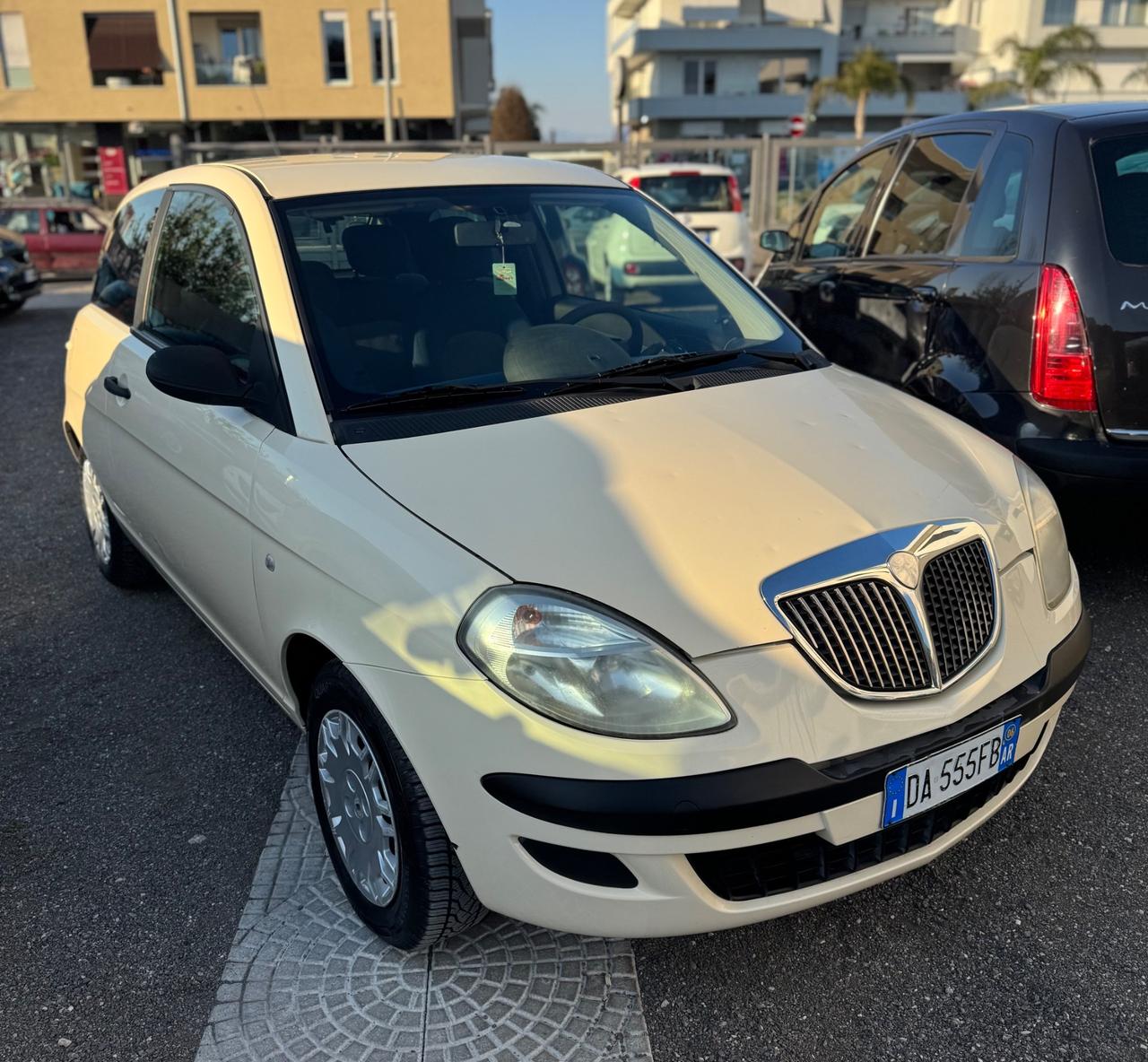 Lancia Ypsilon 1.2 Oro Giallo Gpl