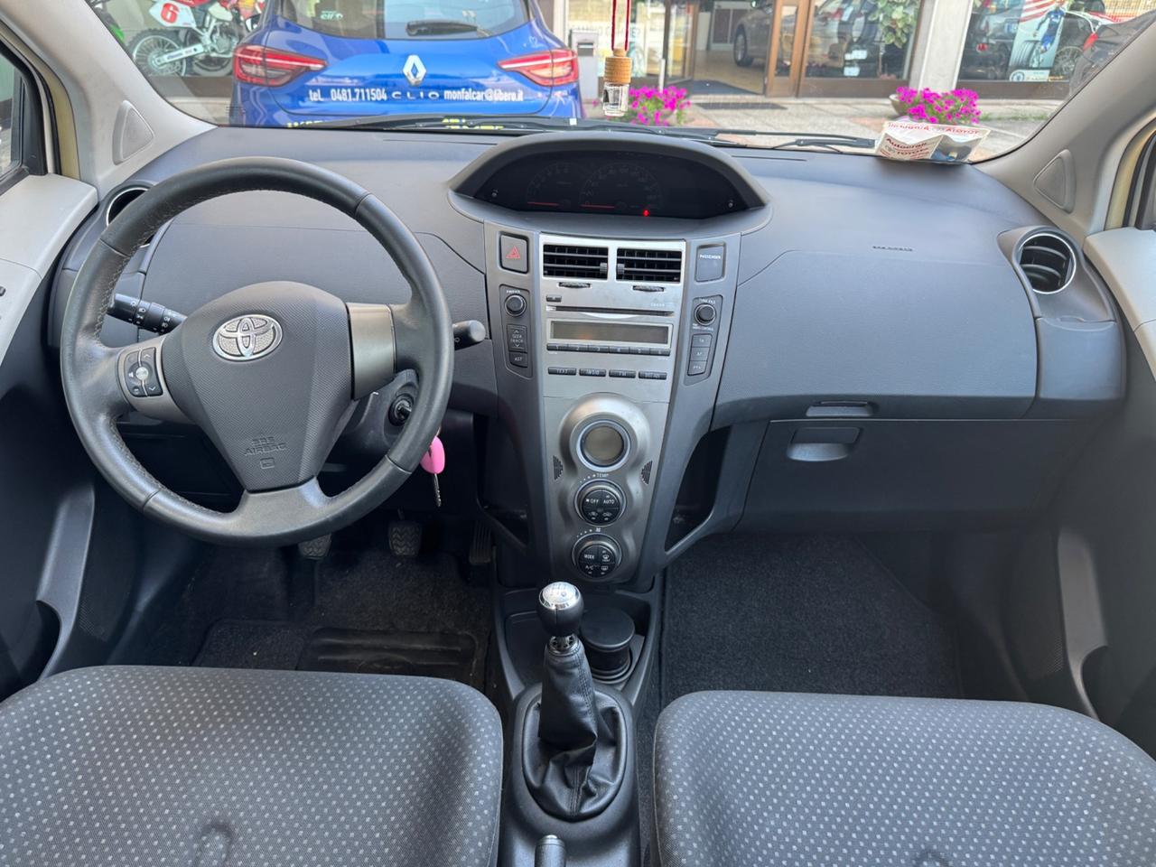 Toyota Yaris 1.0 5 porte 2011
