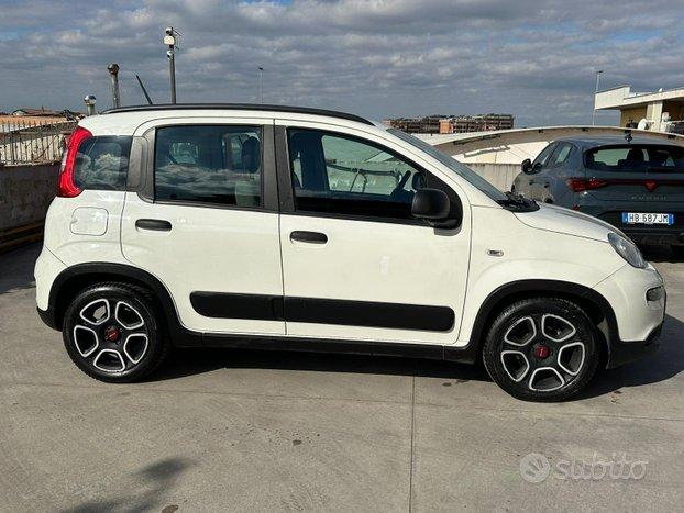 PANDA HYBRID CITY LIFE COMANDI AL VOLANTE