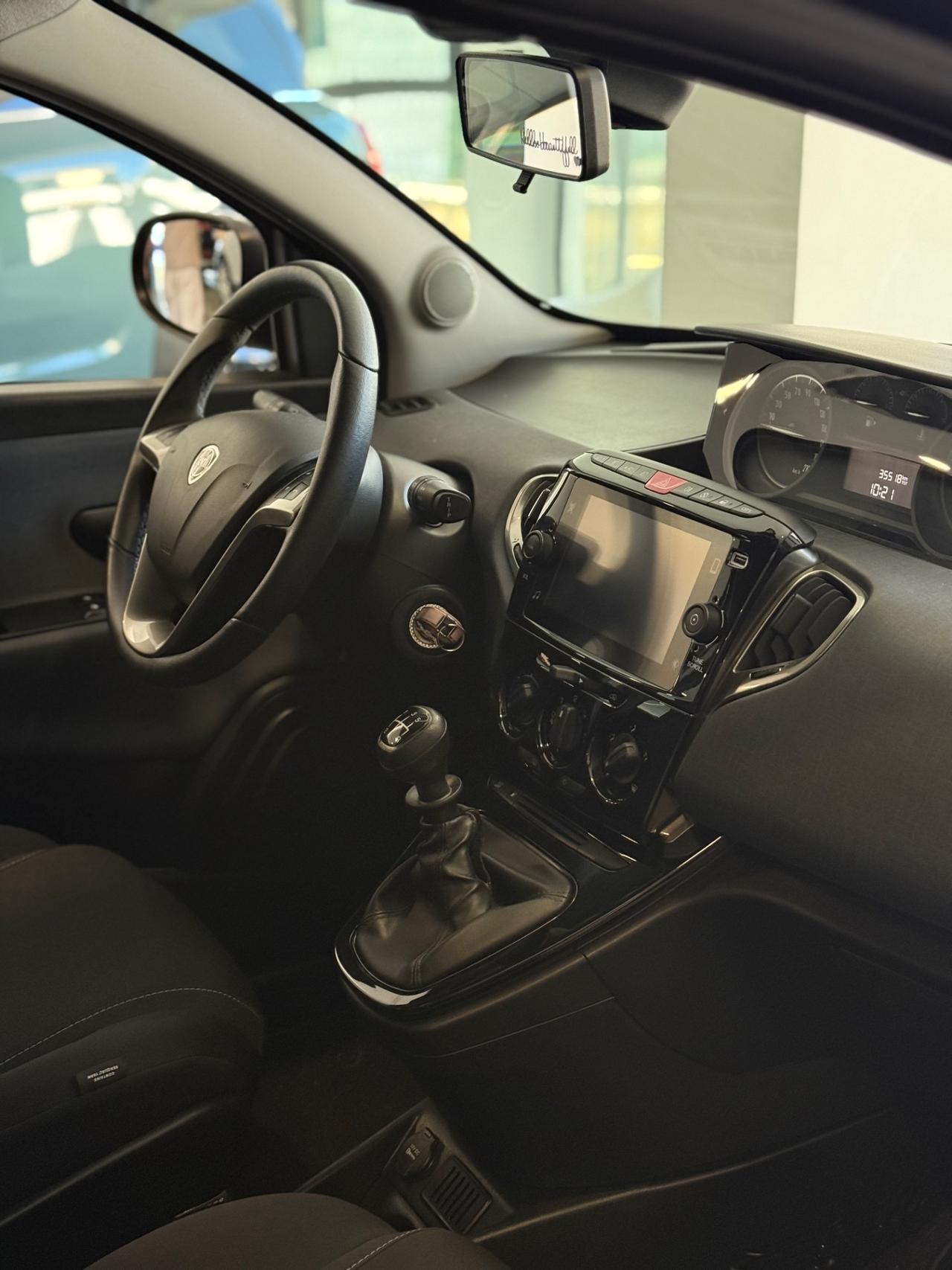 Lancia Ypsilon 1.2 69 CV 5 porte GPL Gold