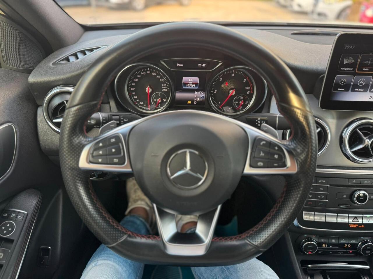 MERCEDES GLA 220d PREMIUM AMG (EXTRA FULL)
