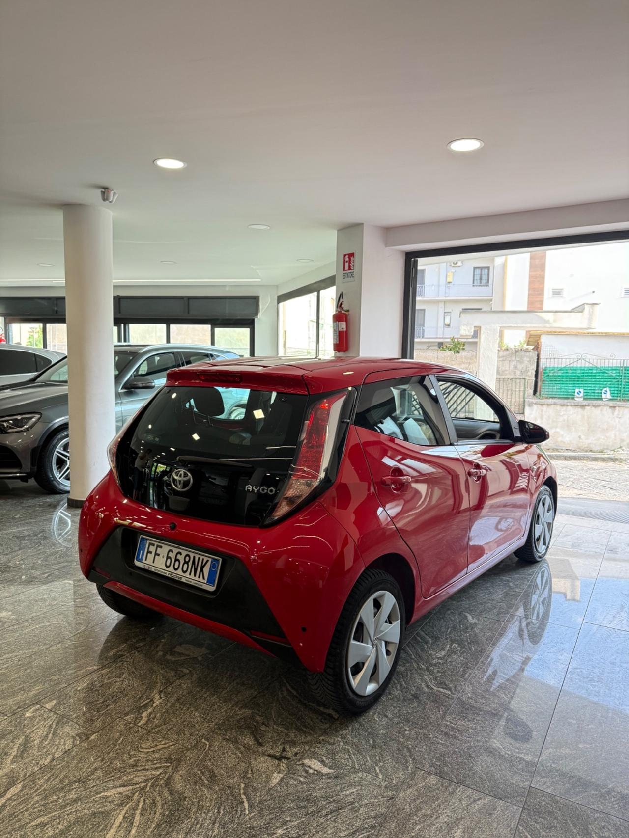 Toyota Aygo 1.0 VVT-i 69 CV 5 porte x-cool
