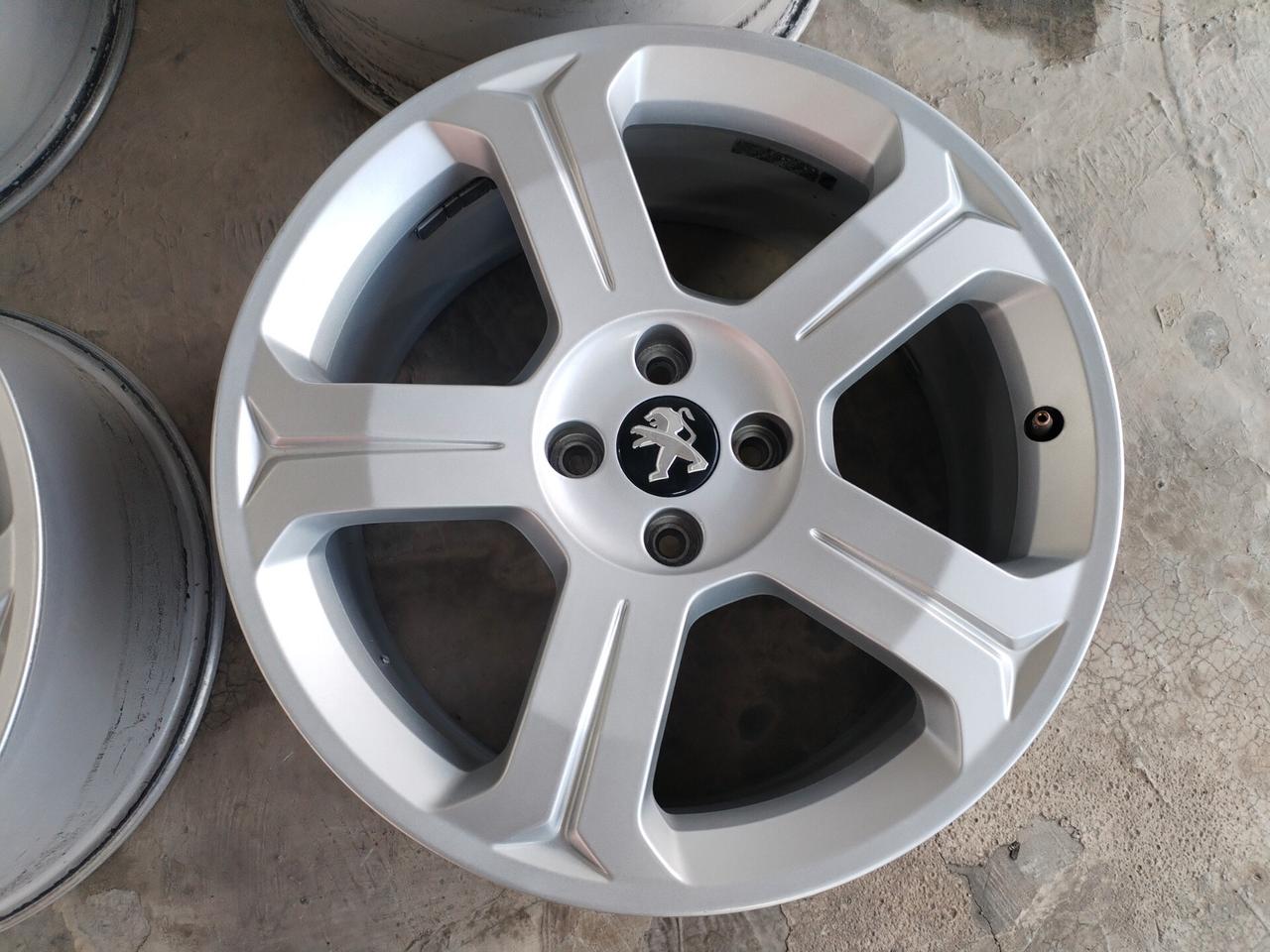 Cerchi da 18 Peugeot Citroen - Ripristinati Come Nuovi