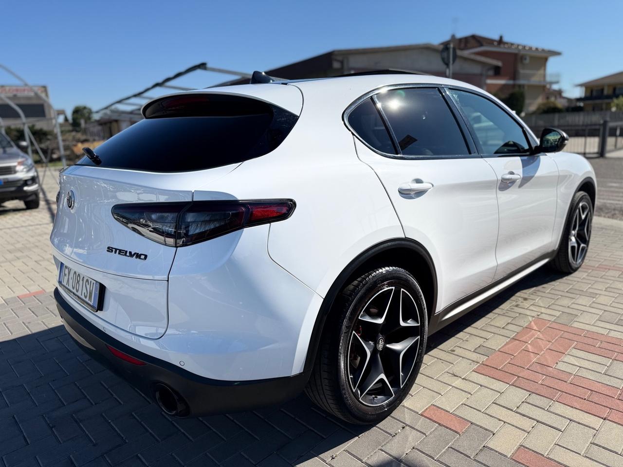 Alfa Romeo Stelvio 2.2 Turbodiesel 210 CV AT8 Q4 Veloce