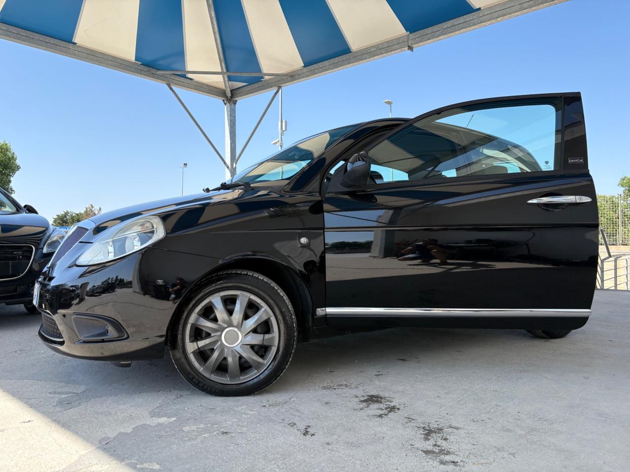 Lancia Ypsilon 1.2 69 CV Unyca
