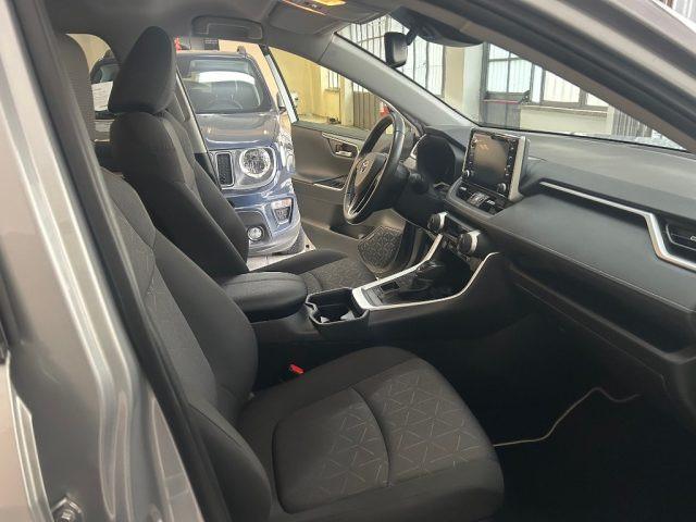 TOYOTA RAV 4 MY23 RAV4 2.5 HV (218CV) E-CVT 2WD Dynamic