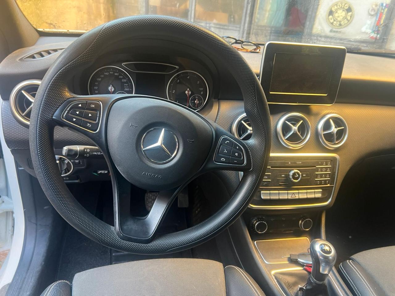 Mercedes-benz A 180 A 180 d Business