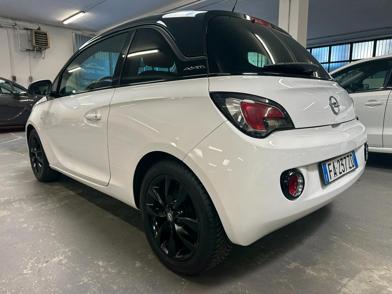 Opel Adam 1.2 70 CV Jam