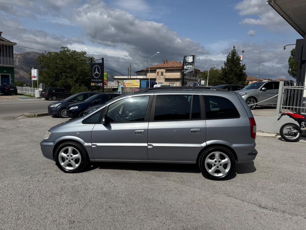 Opel Zafira 2.0 16V DTI 7 POSTI cat Sport Design Edition