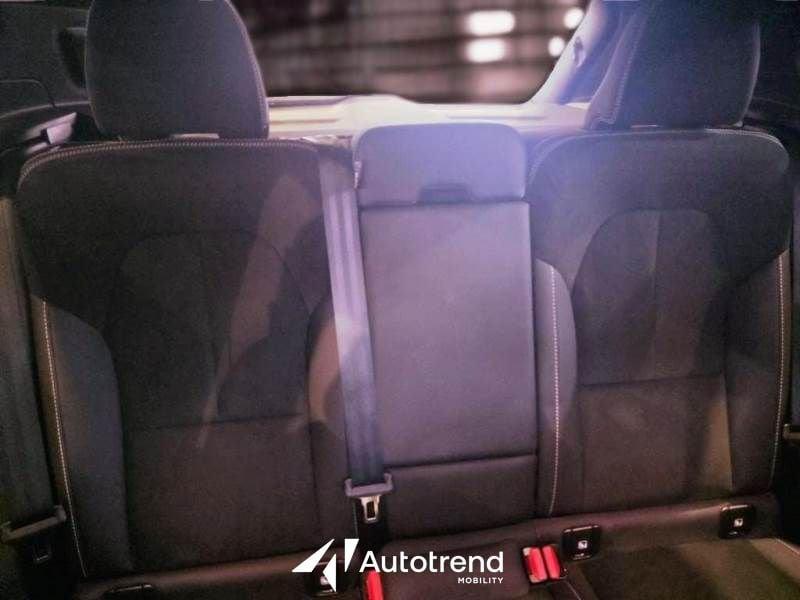Volvo XC40 Recharge T4 129+82 CV Plug-In Hybrid Automatica Recharge Ultimate Dark N1 Autocarro