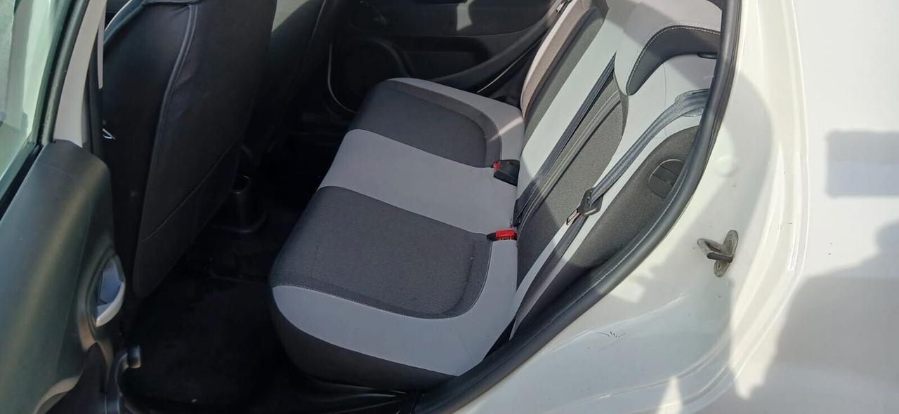 Fiat Punto 1.3 MJT II 75 CV 5P Lounge - 2012