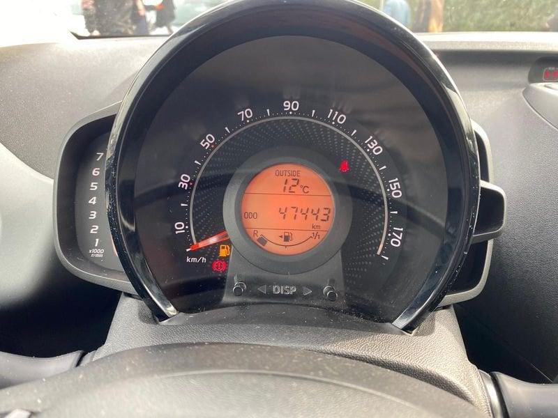 Toyota Aygo Connect 1.0 VVT-i 72 CV 5 porte x-play