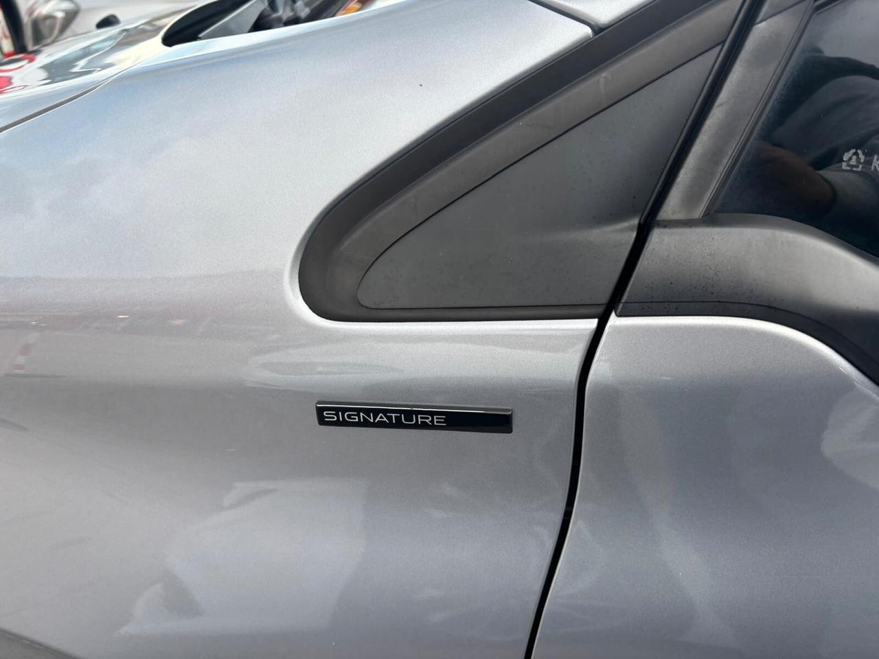 Peugeot 208 BlueHDi 100 S&S 5 porte Signature